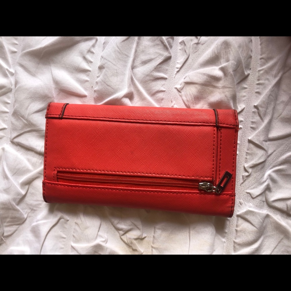 Guess Wallet - Picture 2 of 3